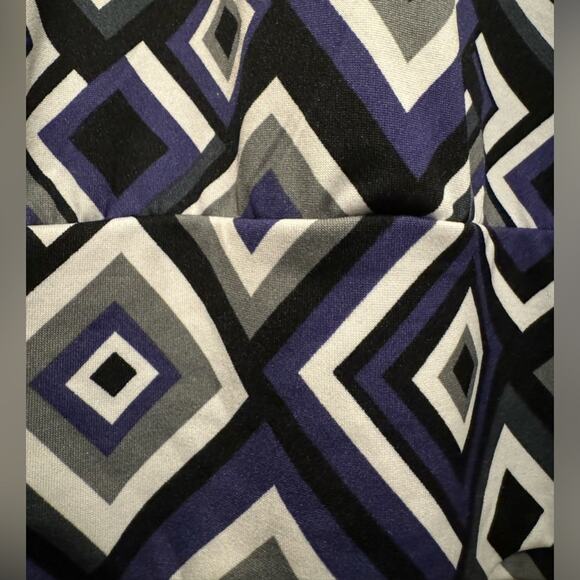 MAURICES WOMENS TOP SHORT SLEEVE BLACK PURPLE AND GREY PATTERN XL - Picture 2 of 10